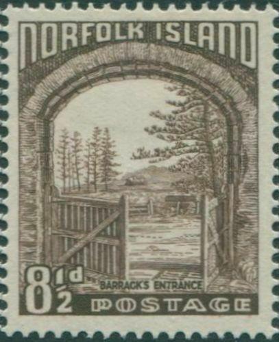 Norfolk Island 1953 SG16 8½d brown Barracks Entrance MNH