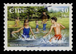 IRELAND QEII SG1422, 2001 30p children playing in river, FINE USED.