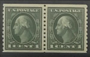 United States #443 MNH Coil Pair XF CV$300.00