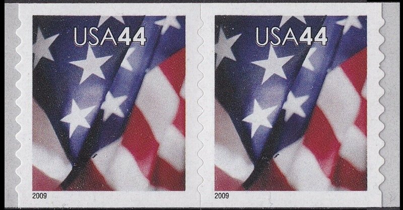 US 4393 Flag 44c coil pair APU (2 stamps) MNH 2009 