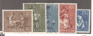 Netherlands, Scott #B271-75, Used, complete set