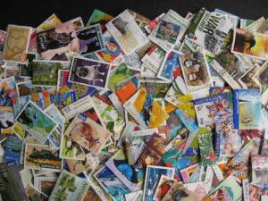 Australia collection 900 different mostly post 1970 commemoratives, many modern!