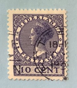 Netherlands 1928-34 Scott 178 used - 10c,  Queen Wilhelmina