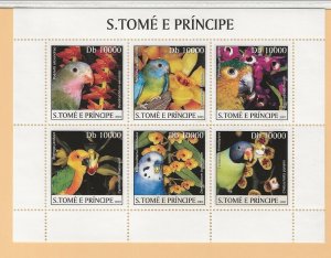 St. THOMAS & PRINCE ISL. Sc 1488 NH MINISHEET of 2003 - BIRDS - PARROTS