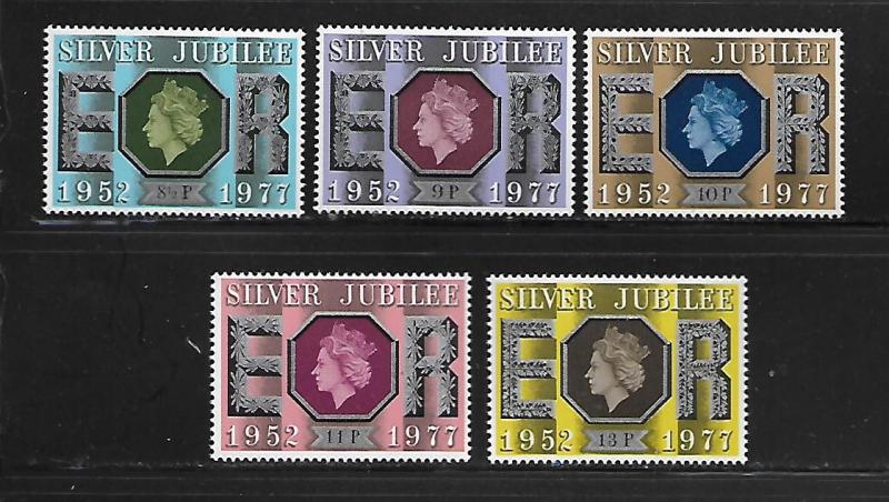 GREAT BRITAIN, 810-14, MNH , 25TH ANNIVERSARY OF QUEEN ELIZABETH II