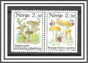 Norway #884-885 Mushrooms Booklet Pair MNH