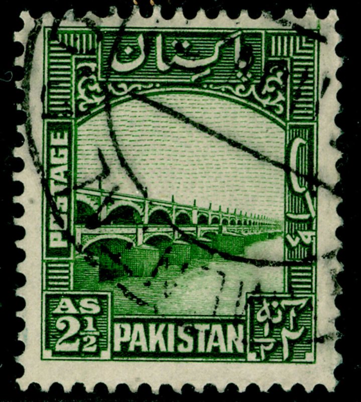 PAKISTAN SG30, 2½a green, FINE USED. Cat £11.