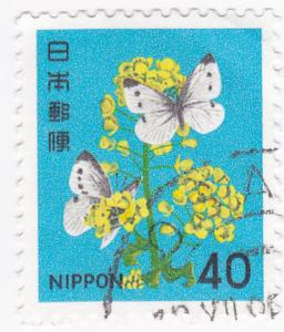 Japan 1980 - Cabbage Moths on Flowers 40y - used SG 1586