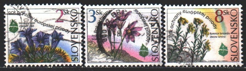 Slovakia. 1995. 217-19. Flowers, flora. USED.