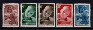 Netherlands 1947 Child Welfare Set