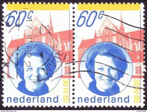 NETHERLANDS 1980  60c Pair Queen Beatrix and New Church, Amsterdam FU