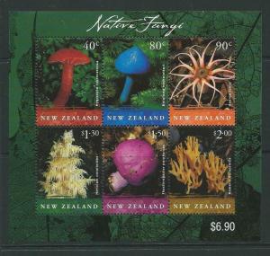 NEW ZEALAND SGMS2483 2002 FUNGI MNH
