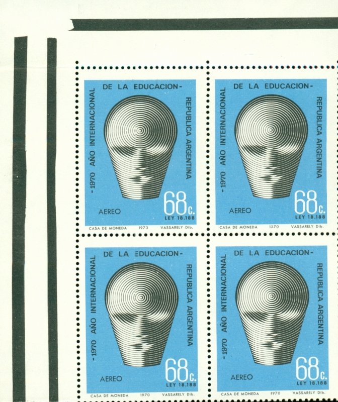 ARGENTINA  C129  MNH  BK-4    SCV $4.00 BIN $2.00