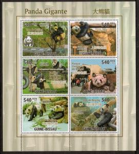 G.BISSAU 2011 GIANT PANDA  SHEETLET MNH