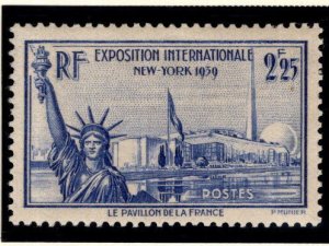 FRANCE  SCOTT 372 MNH** $2.25  NY Worlds fair stamp 1939