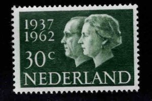 Netherlands Scott 390 MNH** 1962 Key stamp