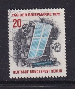 Germany  Berlin   #9N334  used 1972  stamp day