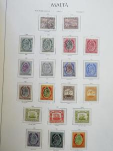 EDW1949SELL : MALTA Almost Cplt Mint & Used collection in beautiful Light House