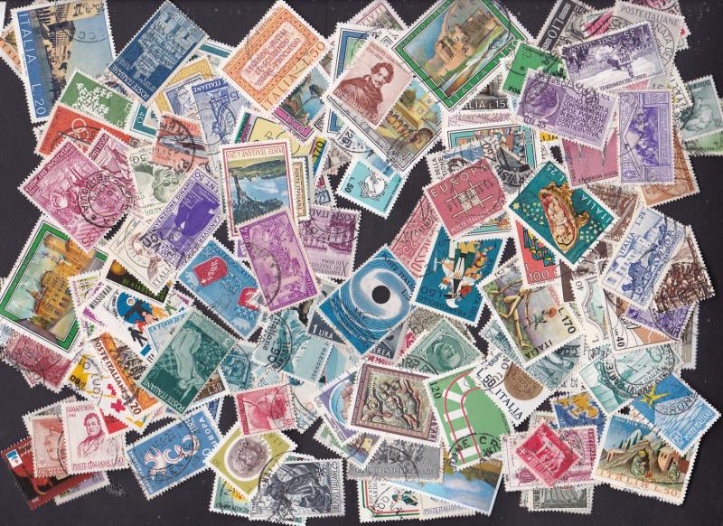 Italy a collection/mix of 150 used + 50 old ones unsorted