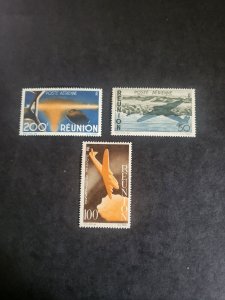 Stamps Reunion Scott #C32-4  hinged