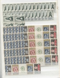 France Accumulation MNH CV$18400.00 1960-1999 Wholesale In 4 Albums