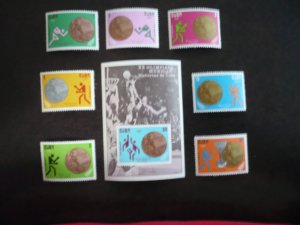 Stamps - Cuba - Scott# 1764-1771 - Mint Hinged Set of 7 Stamps + Souvenir Sheet