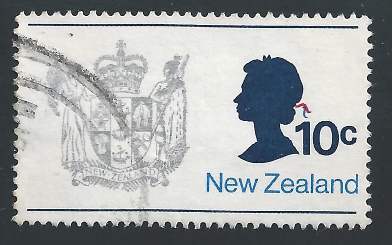 New Zealand #449 10c New Zealand Coat of Arms & Queen Elizabeth II