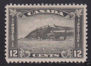 Canada 174 Lightly Hinged ! scv $ 25 ! see pic !