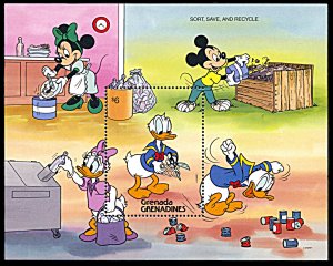 Grenada Grenadines 1297, MNH, Disney Recycle Campaign souvenir sheet