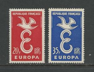 France Scott catalogue # 889-890 Unused Hinged