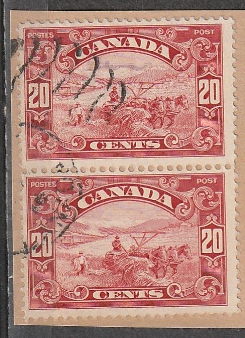 #157 Canada Used Pair on paper