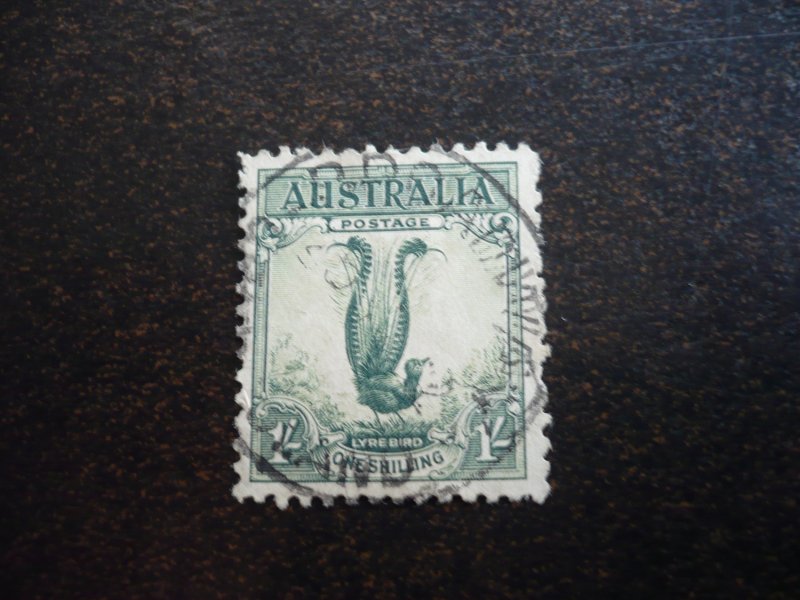 Stamps - Australia - Scott# 141 - Used Set of 1 Stamp