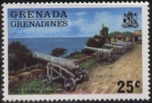 Grenada Grenadines 120 (mnh) 25c Ft George cannons (1975)