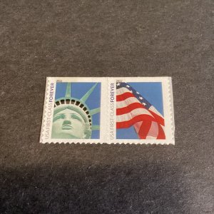 Scott #4563-64- US Flag & Liberty-attached booklet pair-MNH-2011