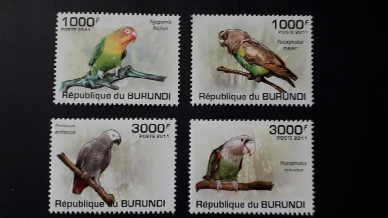 Burundi 2011. - Birds - Parrots ** MNH complete set (perforated)