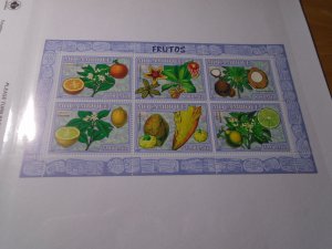 Mozambique    1768 MNH   Flowers / Fruits