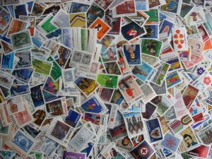 CANADA collection of 302 different nice MNH stamps primarily 1960-80s era 