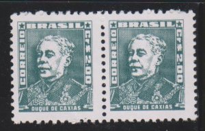 Brazil, 2cr Duke of Caxias (SC# 797) MNH PAIR