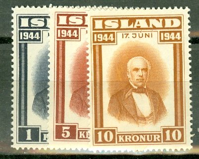 P: Iceland 240-5 MNH CV $95; scan shows only a few