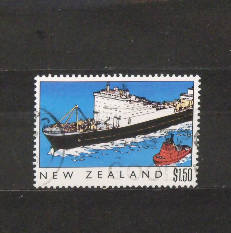 8337   New Zealand   Used # 969   Heritage - Container Ship     CV$ 1.90