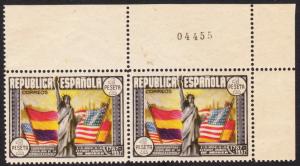 Spain 585 -  FVF MNH corner pair with plate number