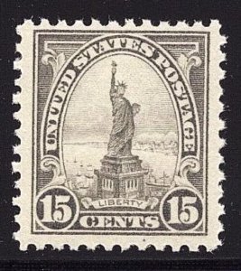 #566 XF MNH OG- 15c STATUE OF LIBERTY-NICE SIZED MARGINS (REM #566-15)