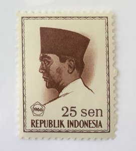 Indonesia 1966-67 Scott 675 MH - 25s,  President Sukarno
