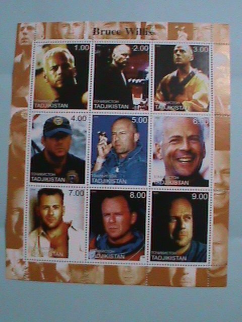 TAJIKISTAN  STAMP:2000 GEORGE CLOONEY MNH STAMP SHEET.  MING NOT HING WIITH ORI