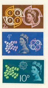 GREAT BRITAIN 382-4 MNH BIN $1.50