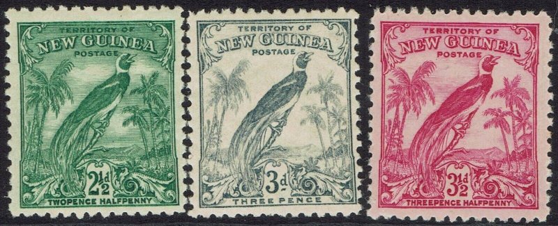 NEW GUINEA 1932 UNDATED BIRD 2½D 3D AND 3½D */**