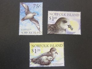 Norfolk Island 1999 Sc 679-81 bird set MNH