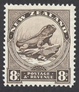 New Zealand Sc# 194 MH 1935 8p Tuatara Lizard