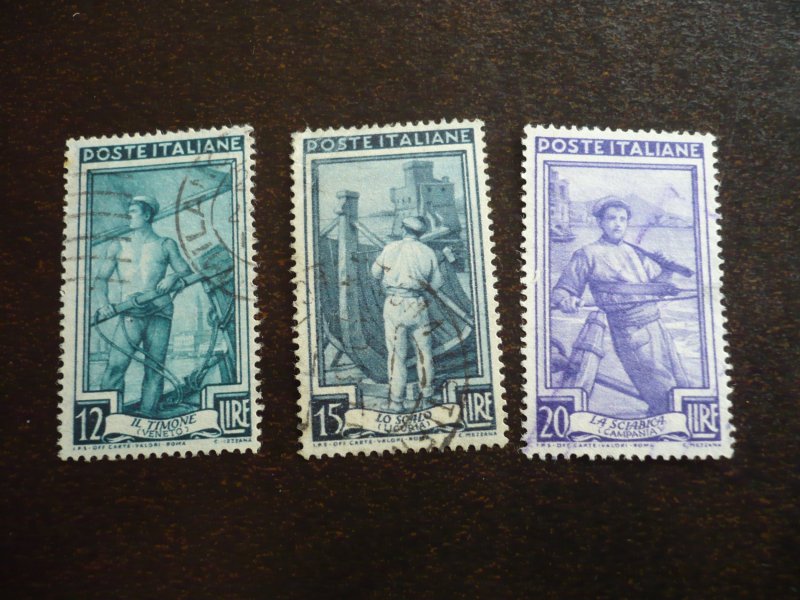 Stamps - Italy - Scott# 555-557 - Used Part Set of 3 Stamps