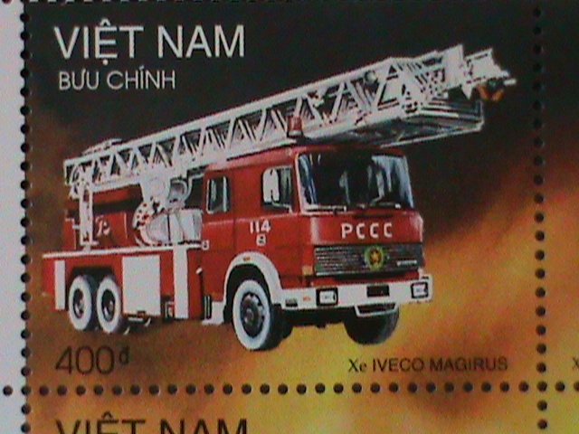 ​VIETNAM-2000-SC#2965- WORLD STAMP SHOW LONDON'2000-FIRE ENGINES MNH S/S VF